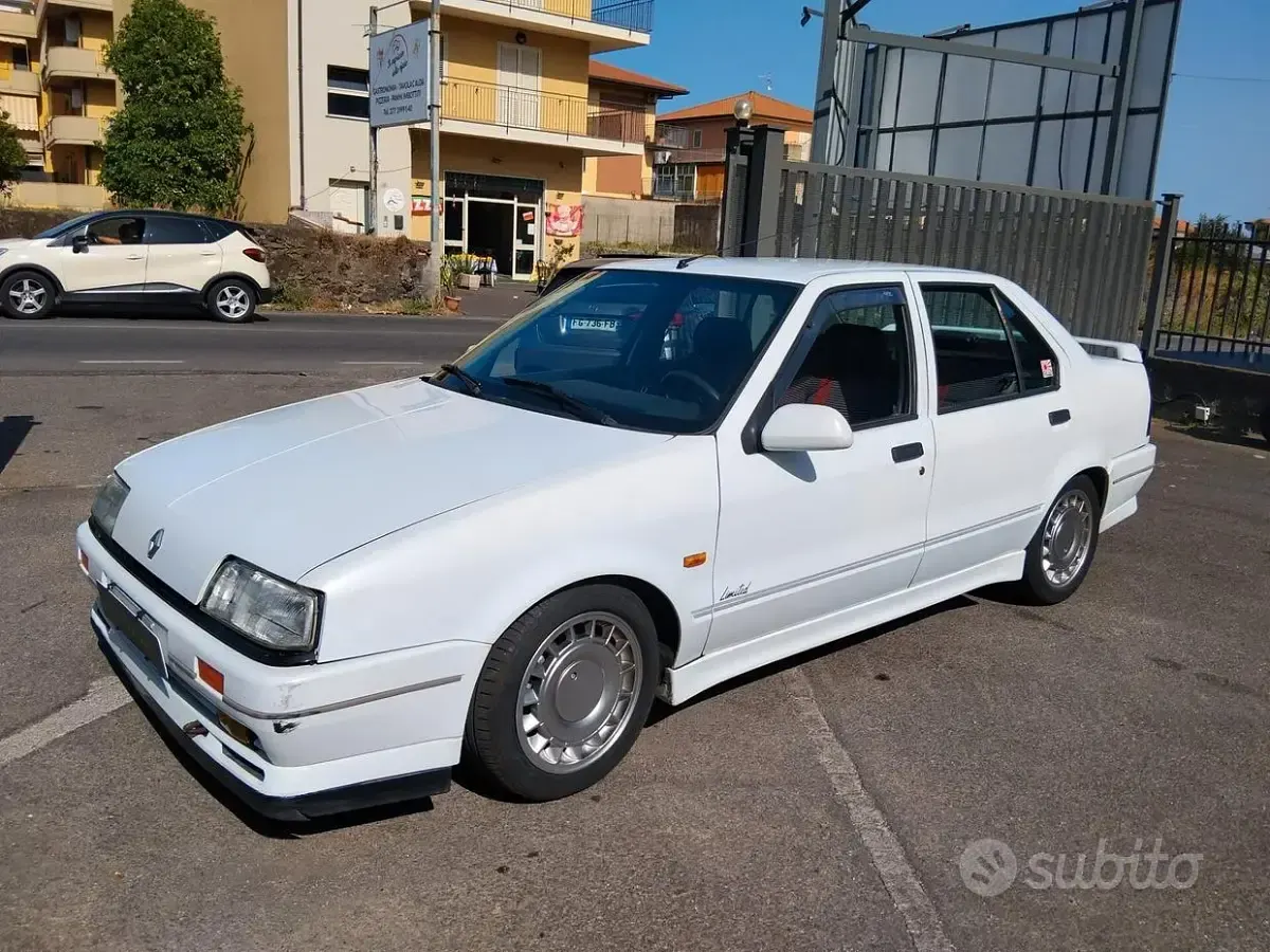 Usata Renault 19 137 CV (100 kW) 1991 Bianco Berlina