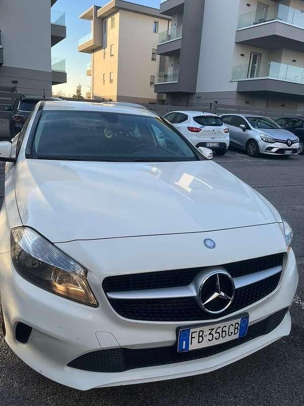 Usata Mercedes A160 Executive 90 CV (66 kW) 2015 Bianco Berlina