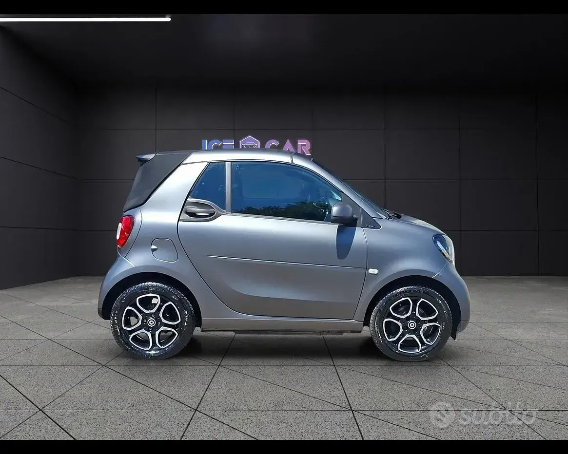 Usata Smart ForTwo Cabrio 90 CV (66 kW) 2019 Grigio Cabrio