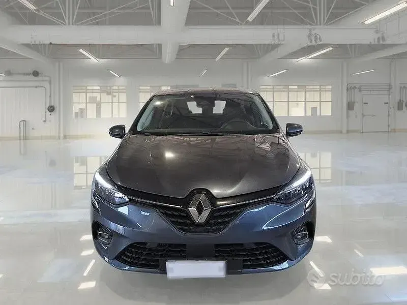 Usata Renault Clio V Business 91 CV (66 kW) 2022 Grigio Berlina