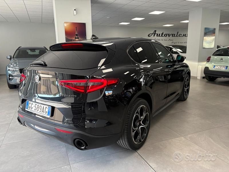 Usata Alfa Romeo Stelvio Sprint 190 CV (139 kW) 2021 Nero SUV