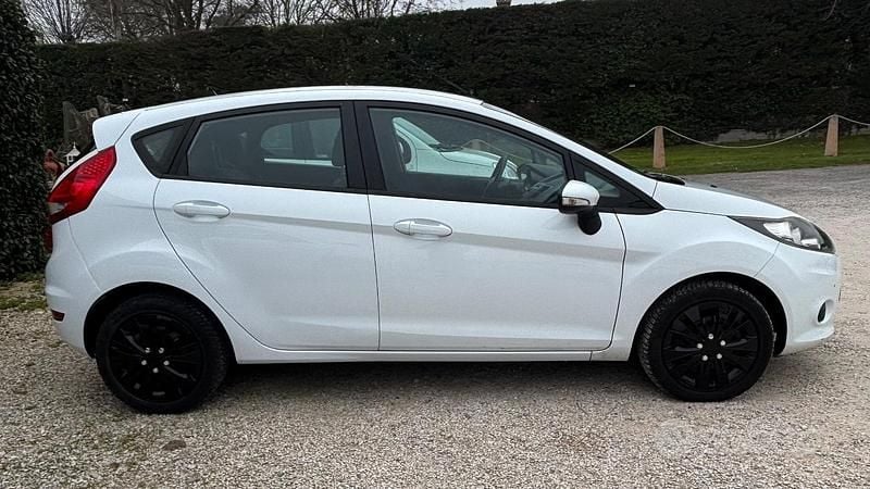 Usata Ford Fiesta Titanium 95 CV (69 kW) 2010 Other Utilitaria
