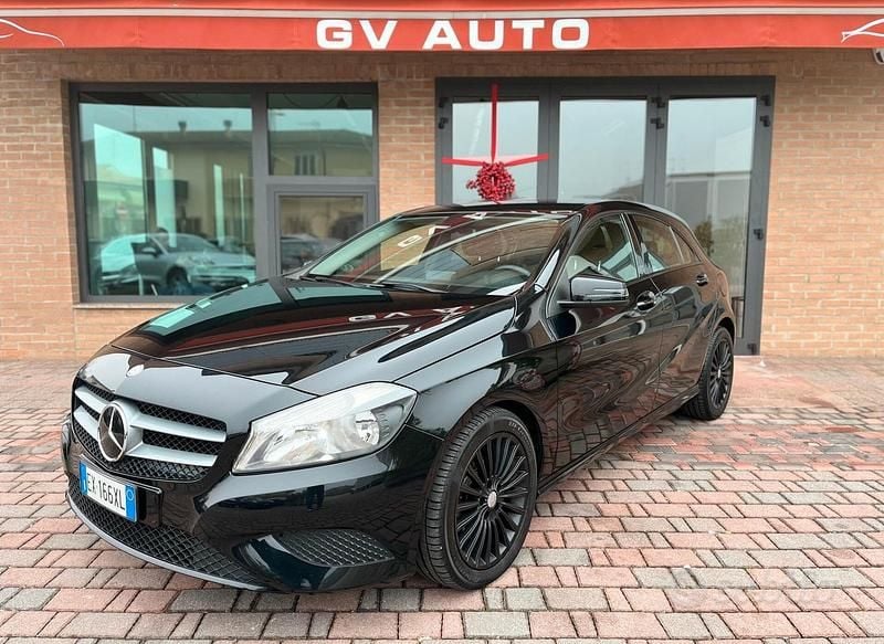 Nero Usata 2013 Mercedes A180 Premium Tre volumi | 9900 € (Ottimo prezzo) - Immagine 1/4