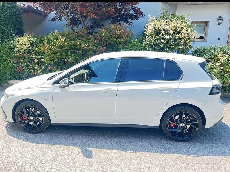 Usata VW Golf VIII GTE 245 CV (180 kW) 2022 Bianco Berlina