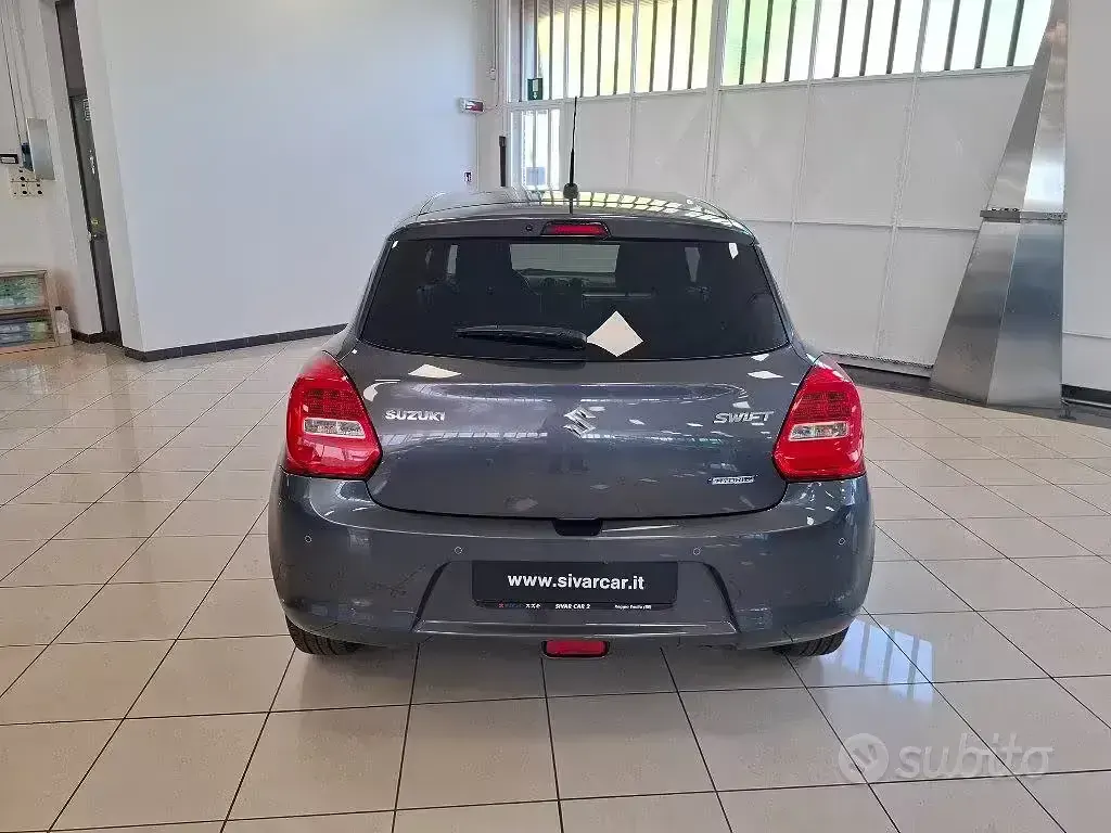 Usata Suzuki Swift 83 CV (61 kW) 2022 Grigio Utilitaria