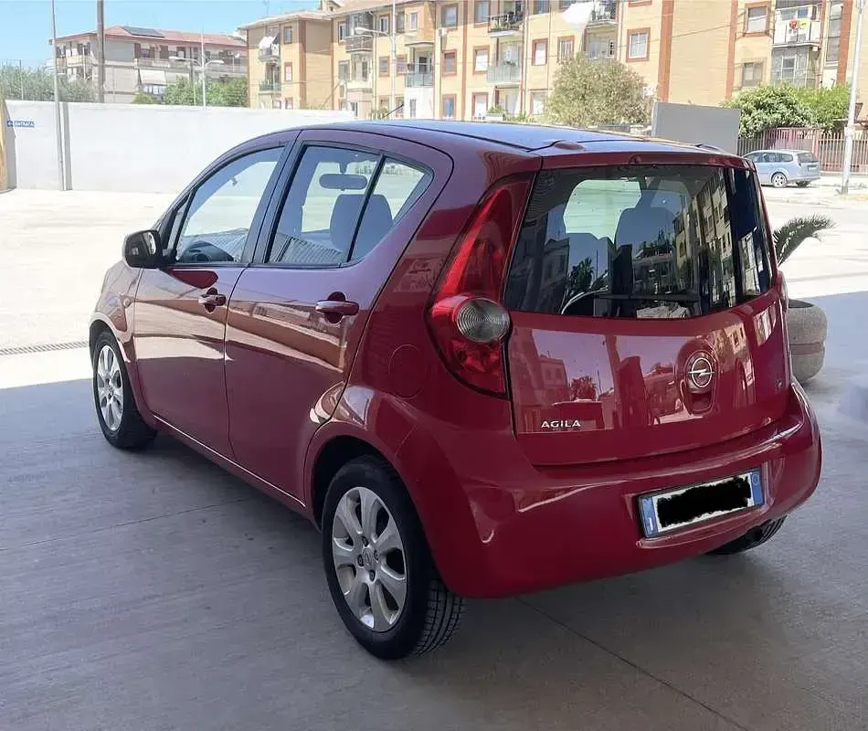 Usata Opel Agila Enjoy 86 CV (63 kW) 2008 Rosso Utilitaria