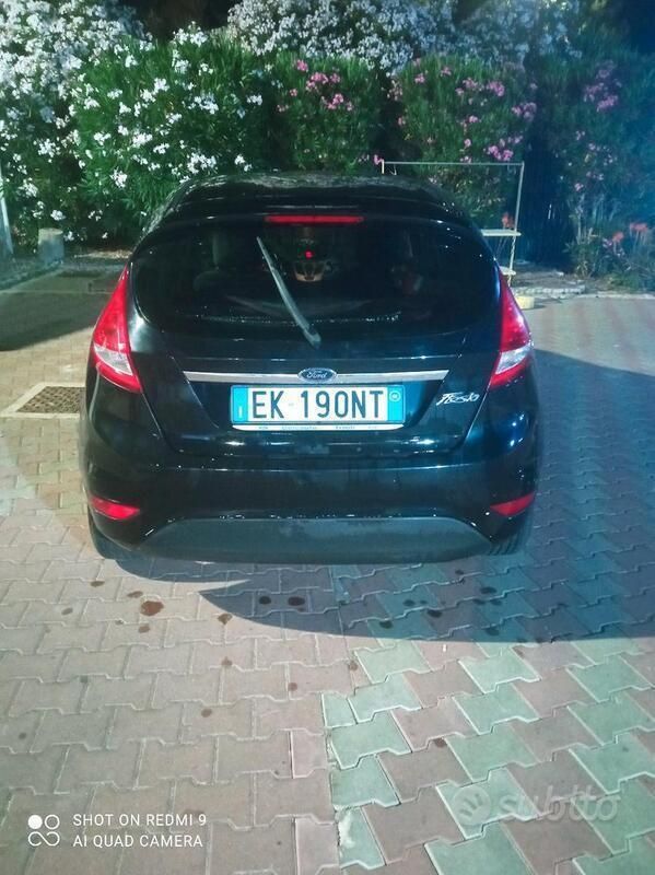 Usata Ford Fiesta 68 CV (50 kW) 2011 Nero Utilitaria