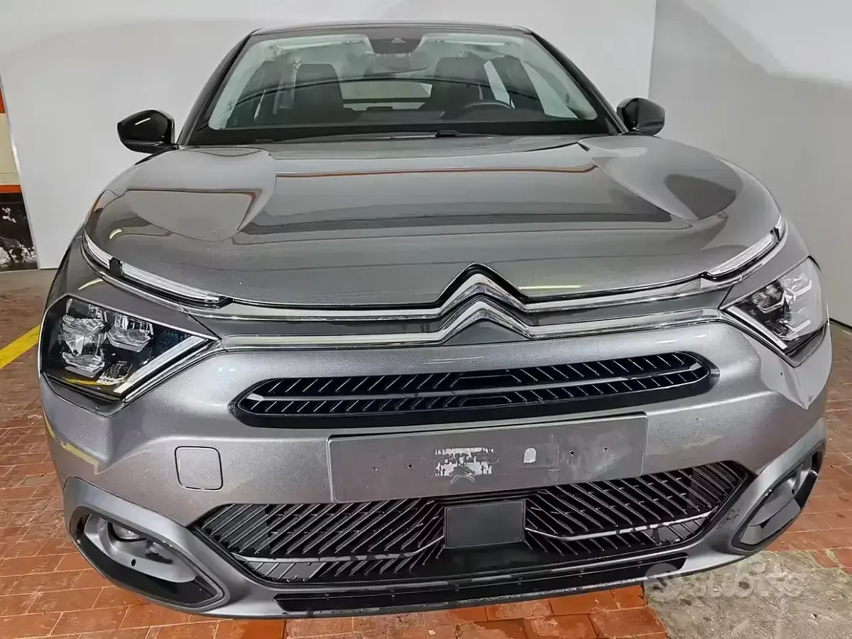 Usata Citroën C4 131 CV (96 kW) 2024 Grigio SUV