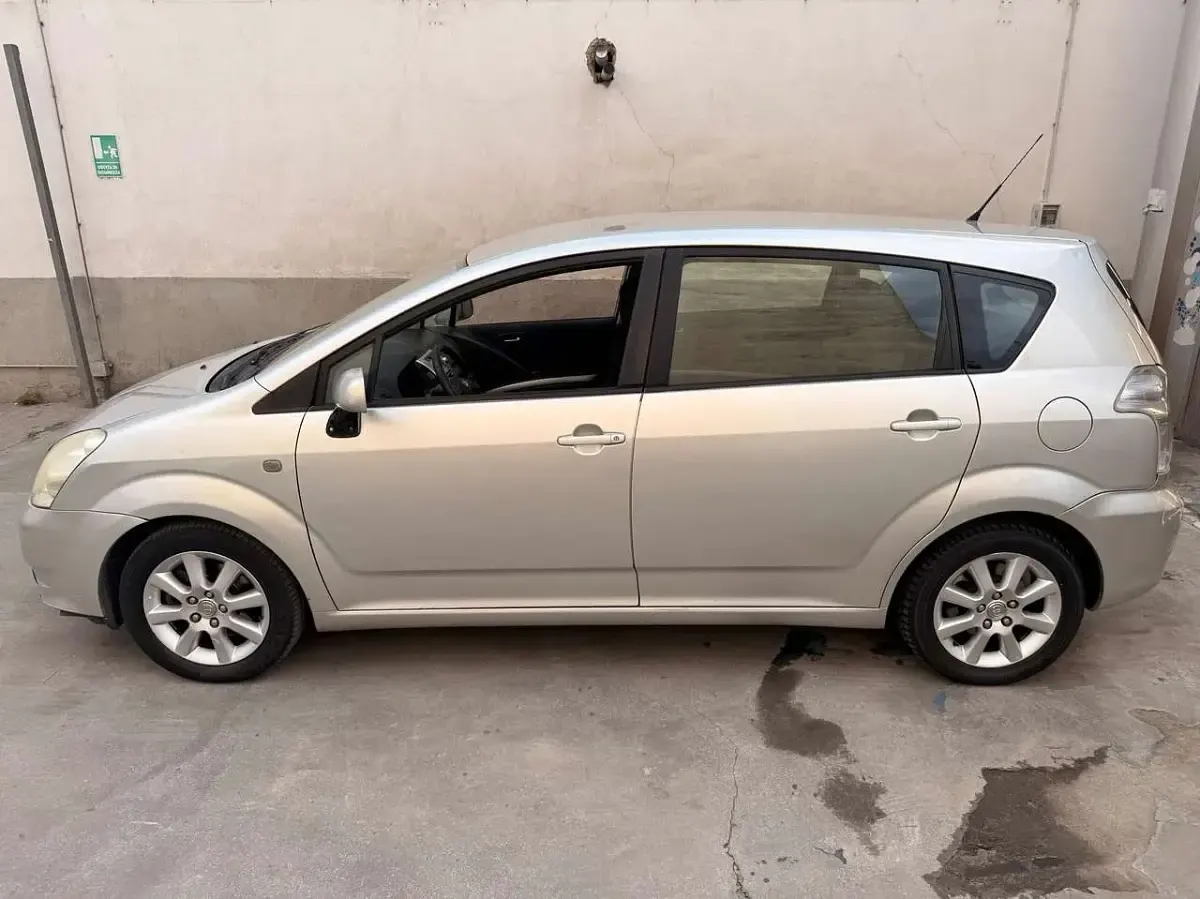 Usata Toyota Corolla 136 CV (100 kW) 2006 Argento Monovolume