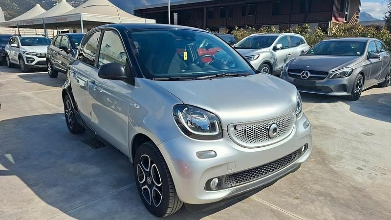 Usata Smart ForFour Passion 71 CV (52 kW) 2018 Argento Utilitaria