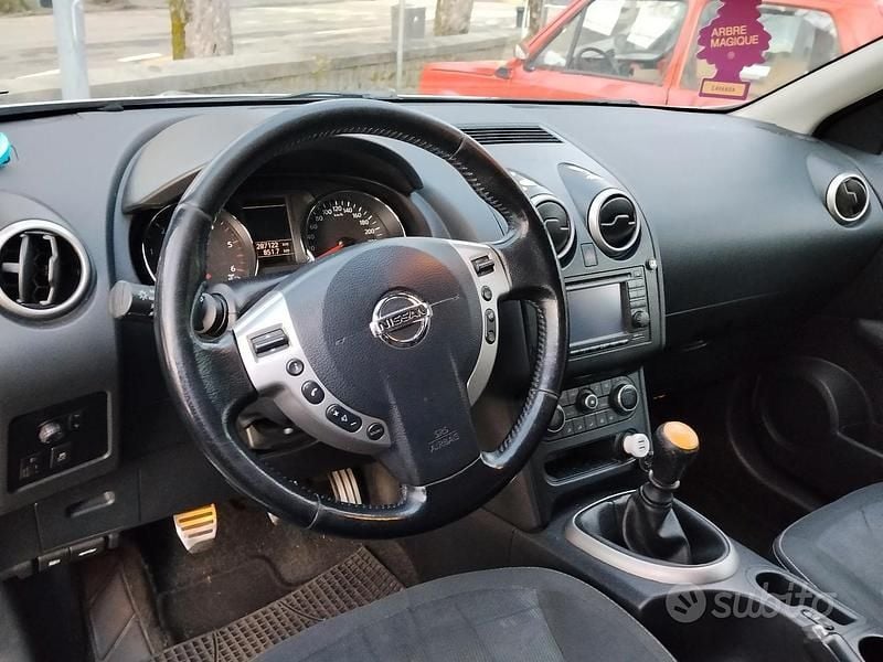 Gebraucht Nissan Qashqai 106 PS (77 kW) 2010 Grau SUV