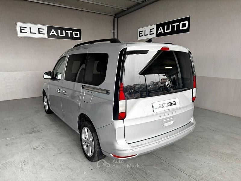 Begagnad VW Caddy 114 HK (83 kW) 2022 Silver Minibuss