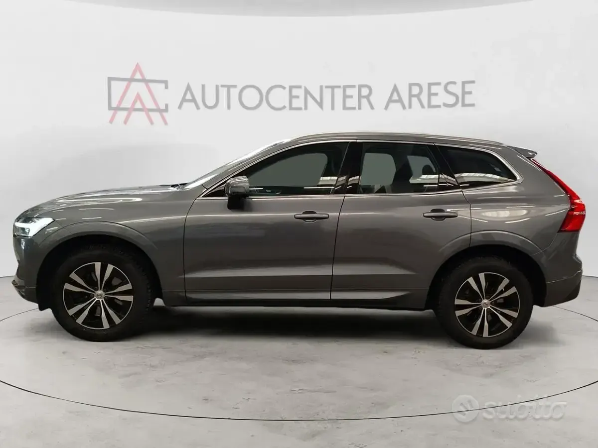 Usata Volvo XC60 Momentum 197 CV (144 kW) 2021 Grigio SUV