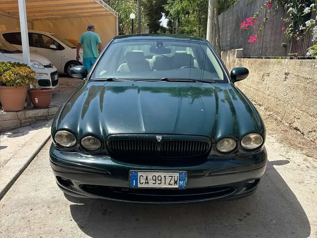Usata Jaguar X-type 230 CV (169 kW) 2002 Verde Berlina