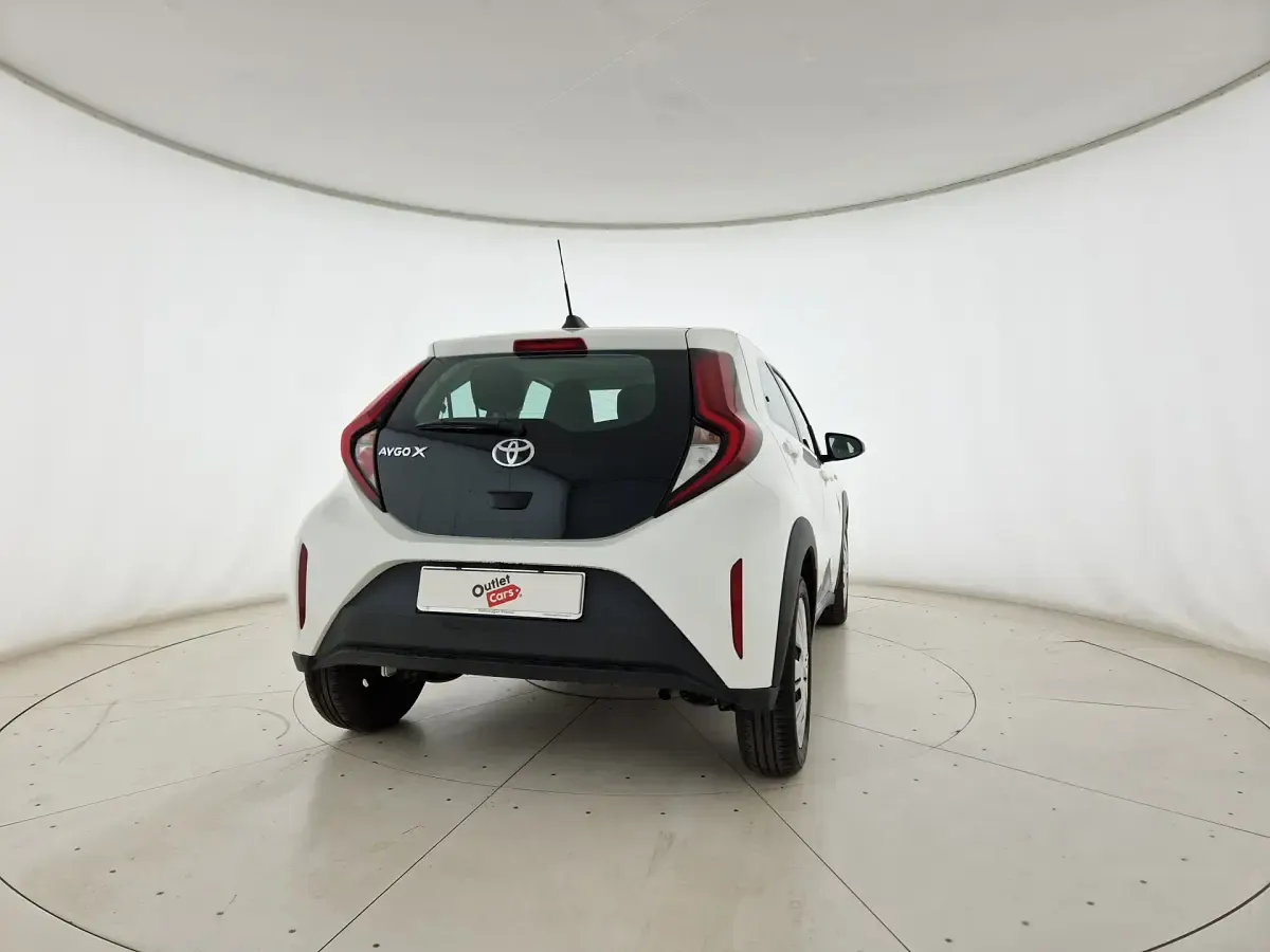 Usata Toyota Aygo X Active 72 CV (52 kW) 2022 Bianco SUV