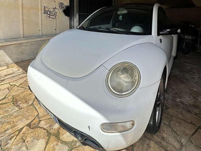 Usata VW Beetle 131 CV (96 kW) 2005 Bianco Utilitaria