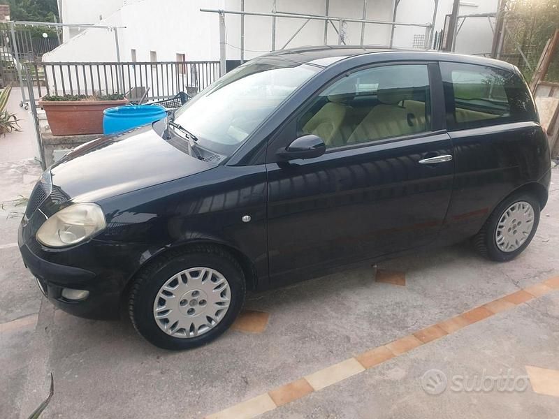 Usata Lancia Ypsilon 69 CV (50 kW) 2005 Nero Utilitaria