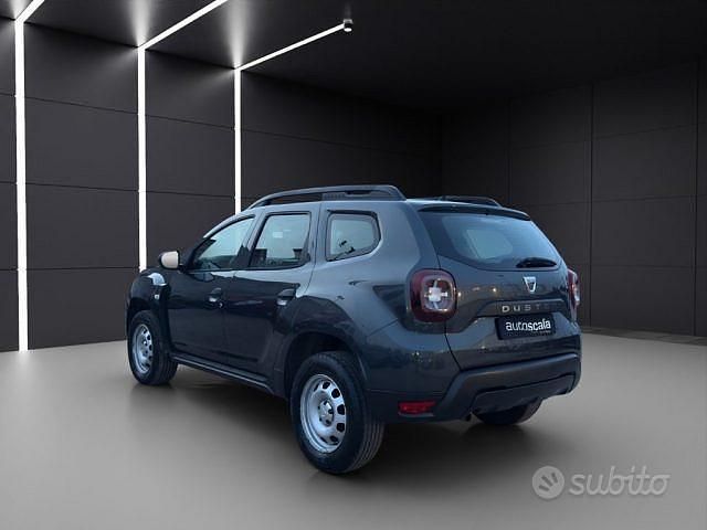 Usata Dacia Duster Essentiel 101 CV (74 kW) 2020 Gray SUV