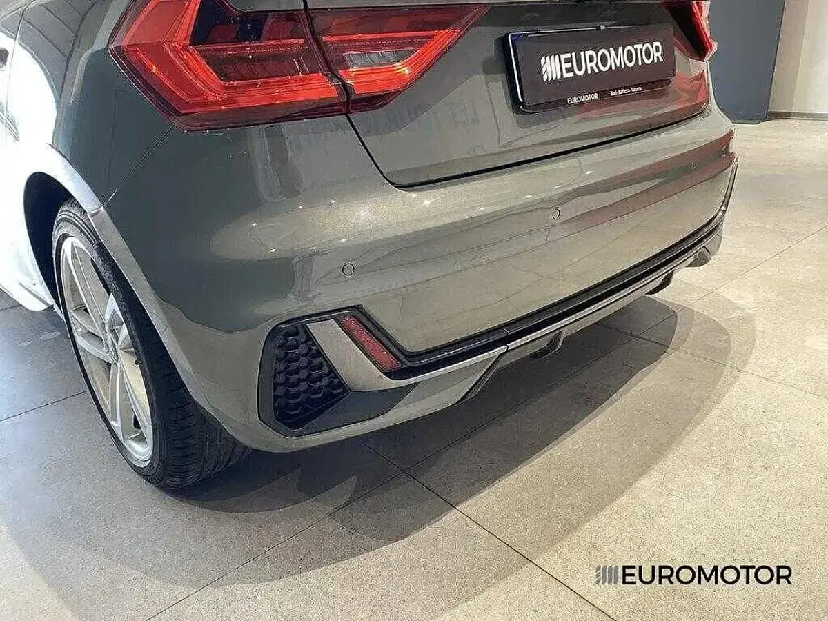 Usata Audi A1 S-Line 149 CV (109 kW) 2022 Grigio SUV
