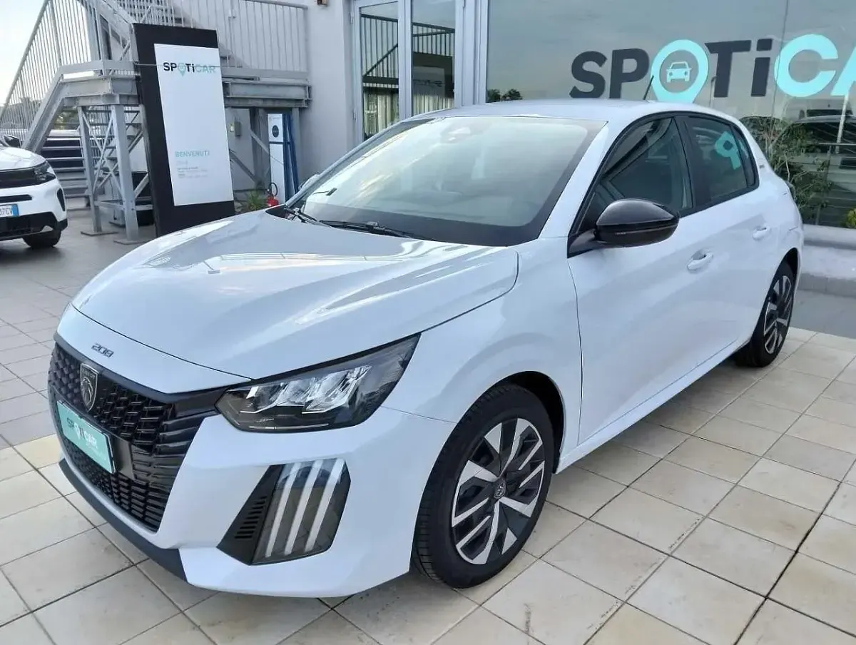 Usata Peugeot 208 Style 101 CV (74 kW) 2026 Utilitaria