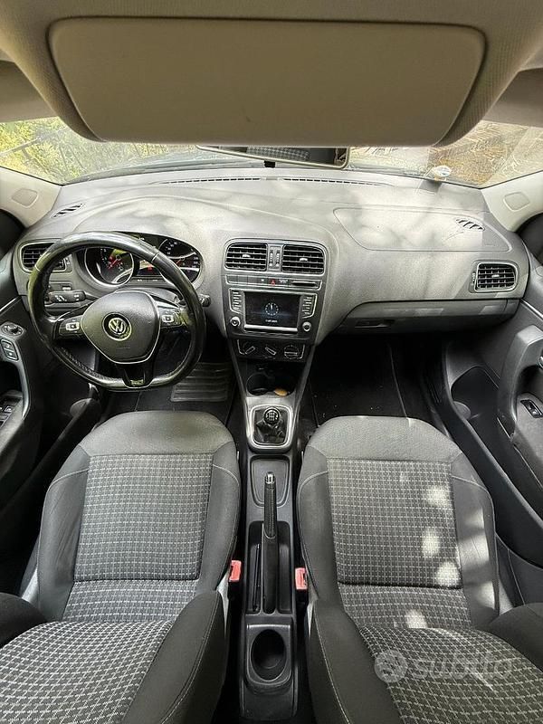 Usata VW Polo 75 CV (55 kW) 2015 Grigio Utilitaria