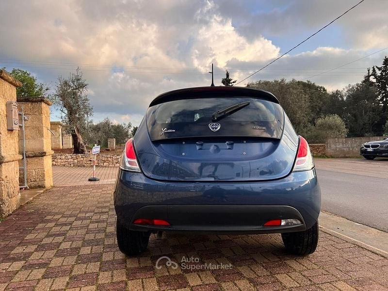 Usata Lancia Ypsilon Silver 69 CV (50 kW) 2023 Blu Utilitaria
