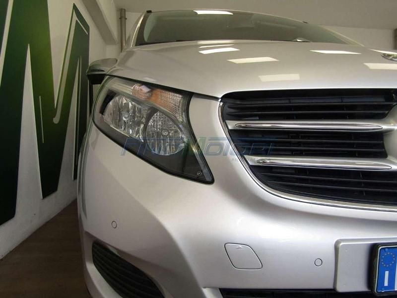 Usata Mercedes V200 136 CV (100 kW) 2018 Argento Monovolume
