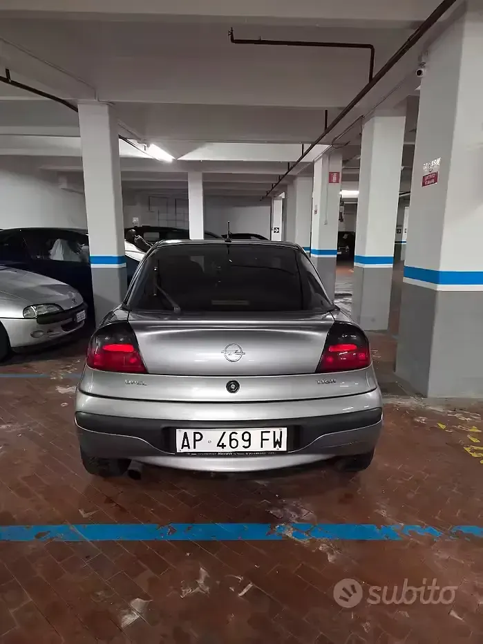 Usata Opel Tigra 106 CV (77 kW) 1995 Grigio Coupé