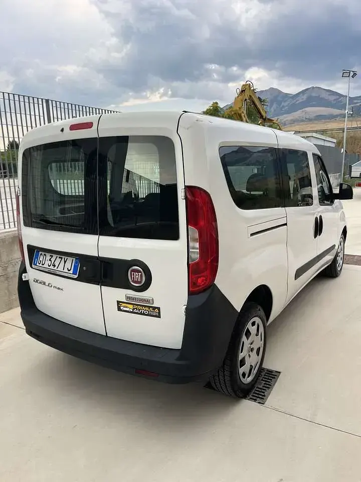 Usata Fiat Doblò Lounge 120 CV (88 kW) 2021 Other Monovolume
