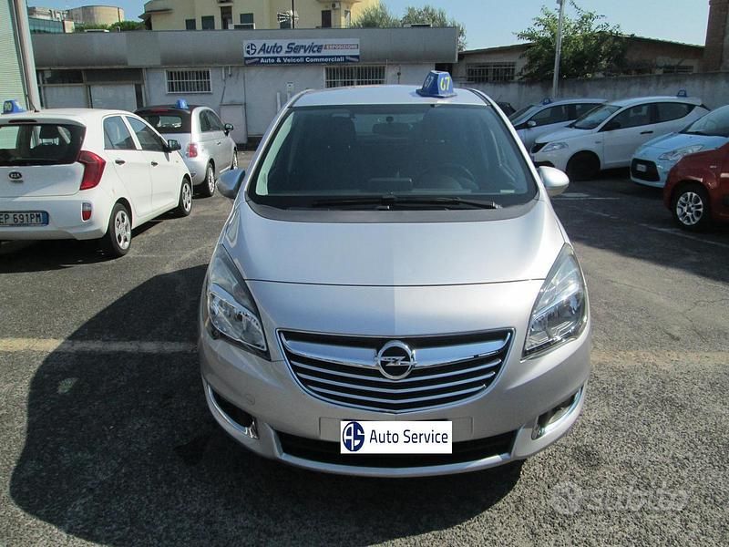 Nero Usata 2016 Opel Meriva Cosmo Monovolume | 7900 € (Molto cara) - Immagine 1/4