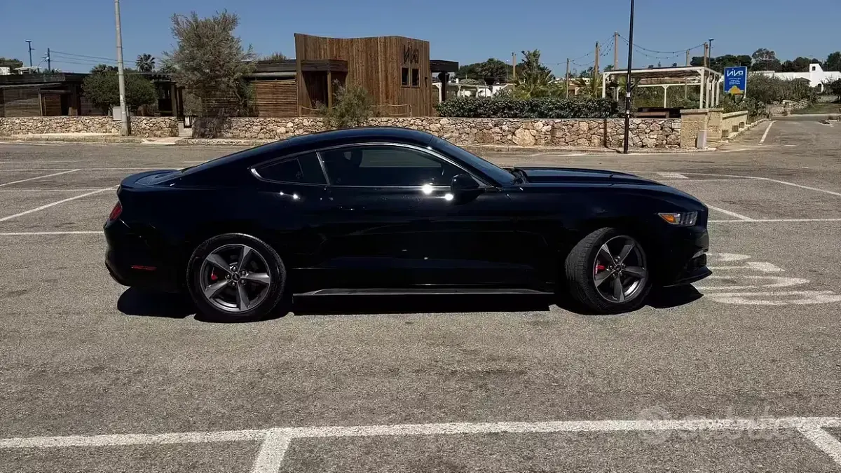 Usata Ford Mustang 291 CV (214 kW) 2021 Nero Coupé