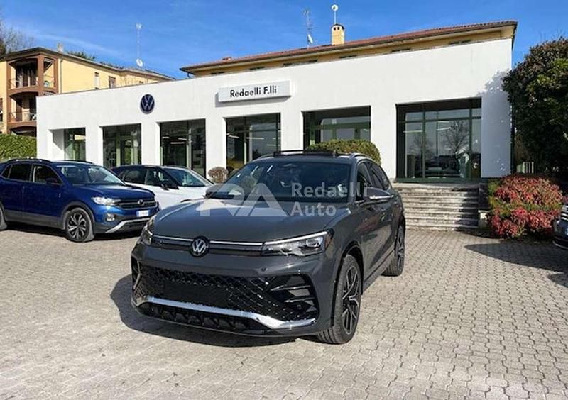 Nuova VW Tiguan R-line Plus 150 CV (110 kW) 2026 Grigio SUV