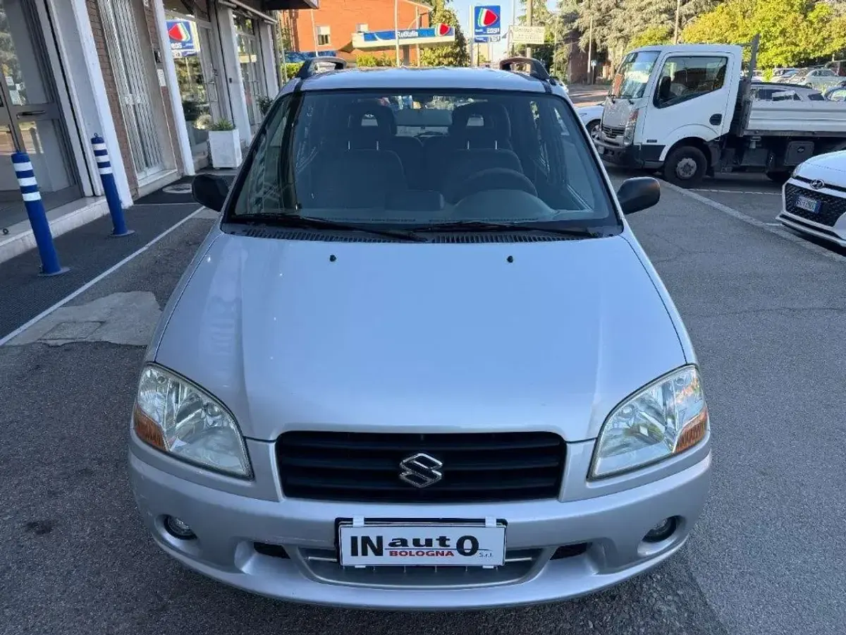 Usata Suzuki Ignis GL 83 CV (61 kW) 2001 Argento Utilitaria