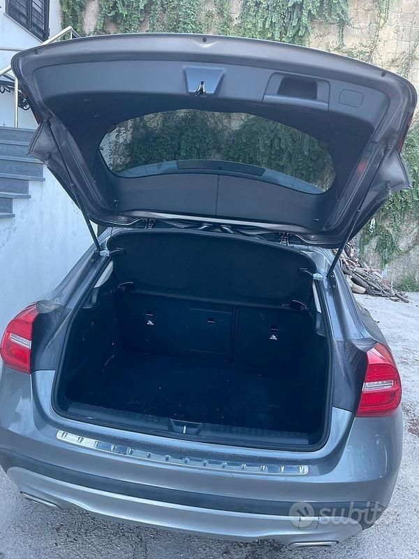 Usata Mercedes GLA180 2015 Grigio SUV