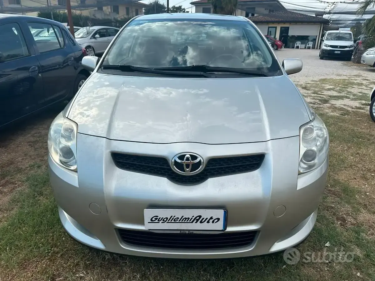 Usata Toyota Auris Sol 90 CV (66 kW) 2009 Grigio Utilitaria