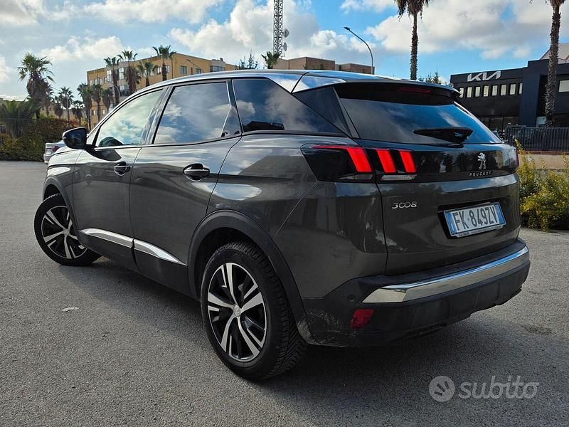 Usata Peugeot 3008 Allure 120 CV (88 kW) 2017 Verde Station wagon