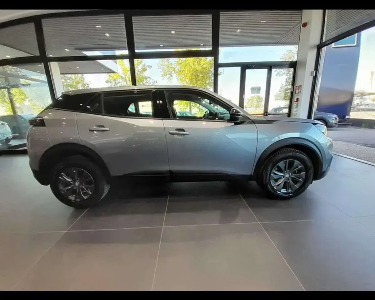 Usata Peugeot 2008 Active 110 CV (80 kW) 2022 Argento SUV