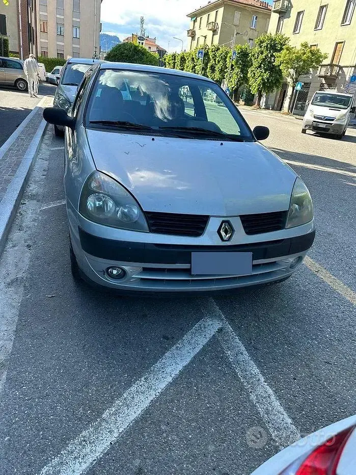 Usata Renault Clio II 58 CV (42 kW) 2004 Berlina