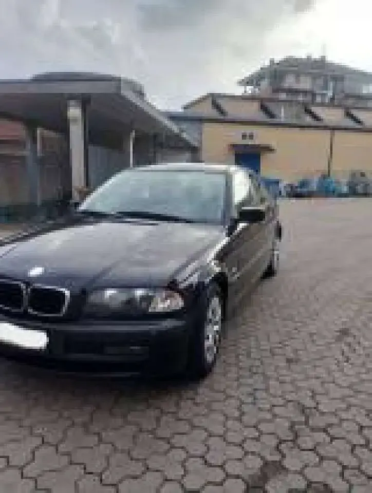 Usata BMW 316 105 CV (77 kW) 2000 Blu Utilitaria