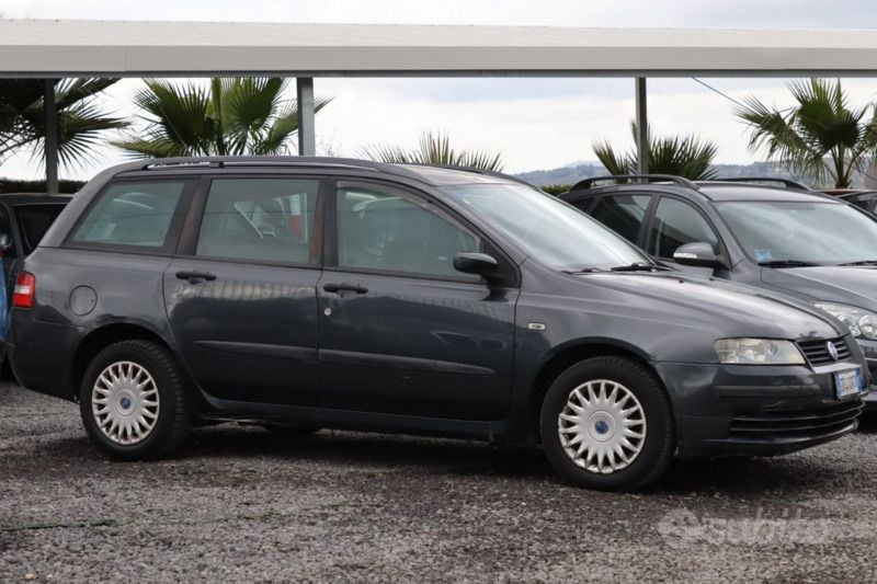 Grigio Usata 2006 Fiat Stilo Station wagon | 650 € (Ottimo prezzo) - Immagine 1/4