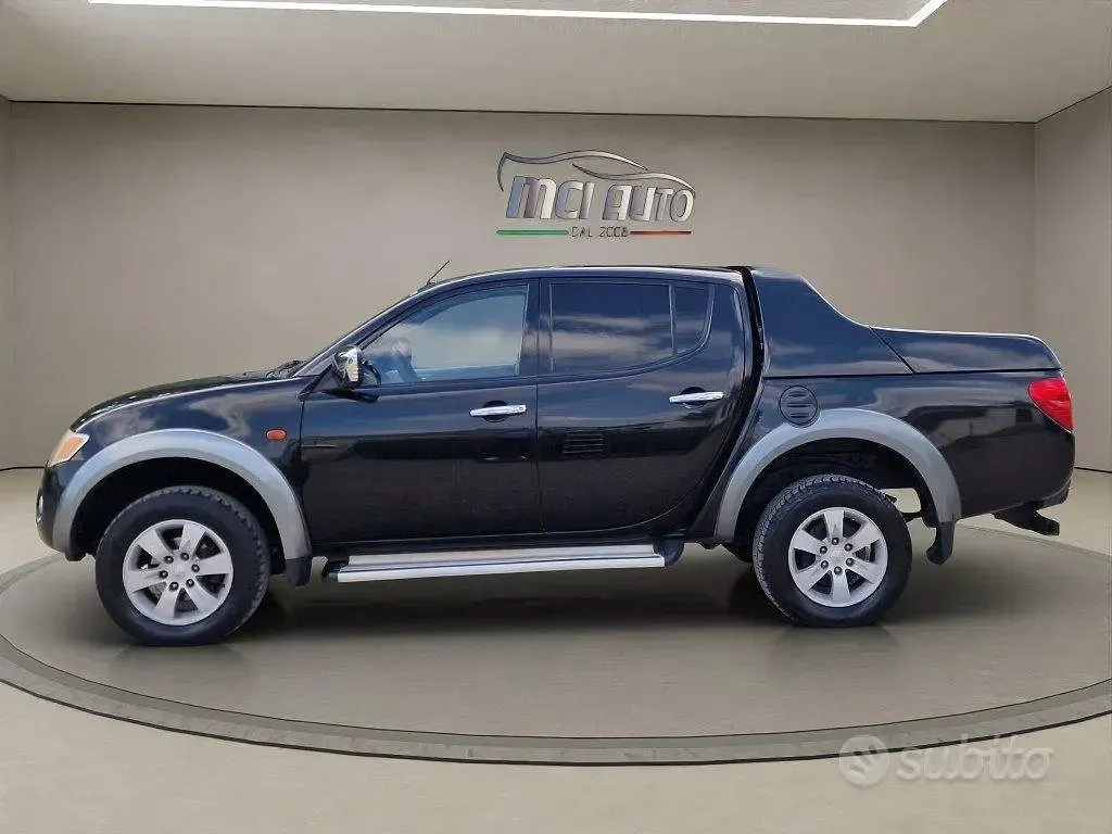Usata Mitsubishi L200 Invite 136 CV (100 kW) 2007 Nero Pick-up