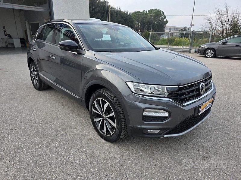 Usata VW T-Roc Style 150 CV (110 kW) 2019 Grigio SUV