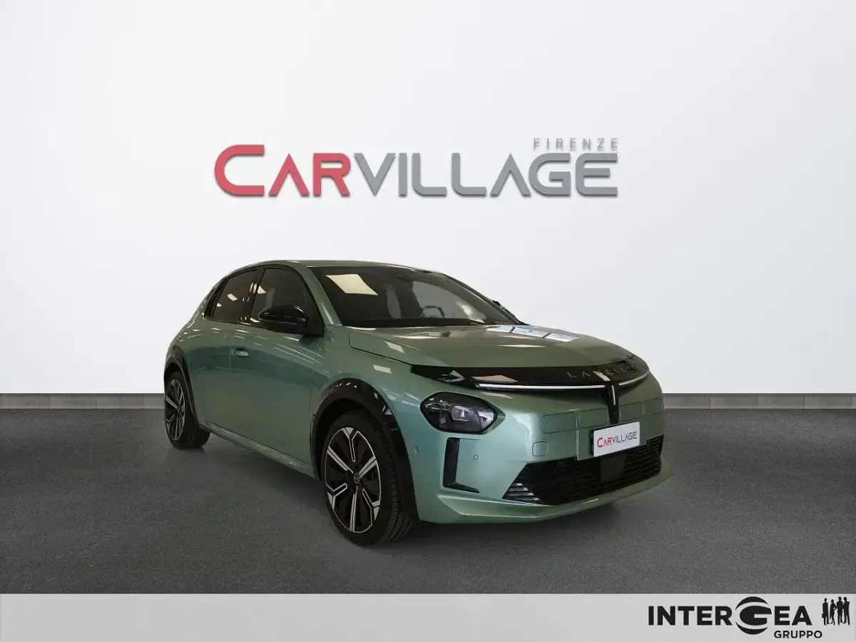 Nuova Lancia Ypsilon 114 kW (156 CV) 2025 Vernice verde giada Utilitaria