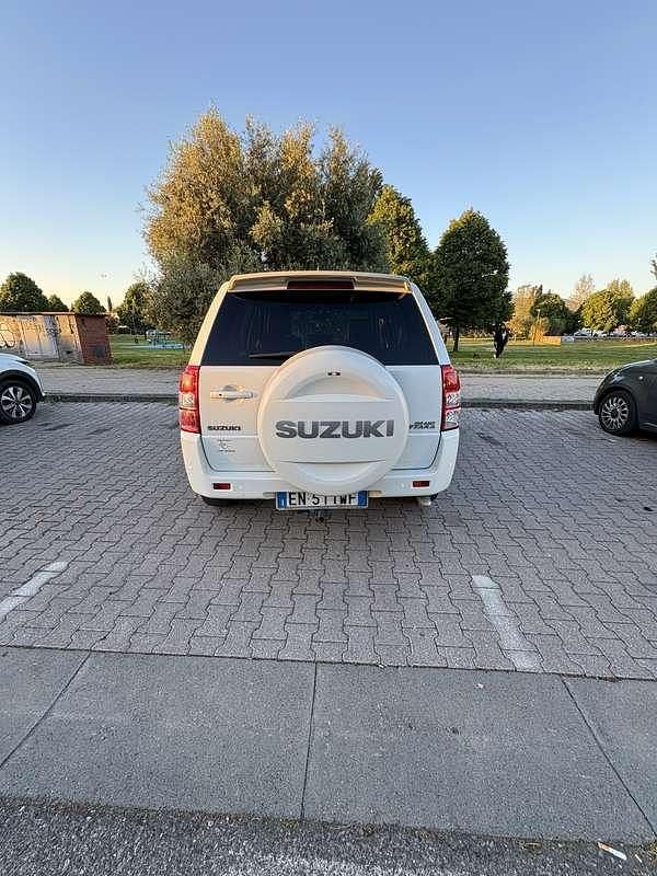 Usata Suzuki Grand Vitara 129 CV (94 kW) 2012 Bianco SUV