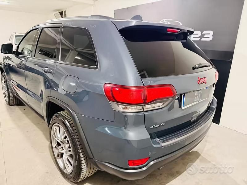 Usata Jeep Grand Cherokee Summit 250 CV (183 kW) 2018 Grigio SUV