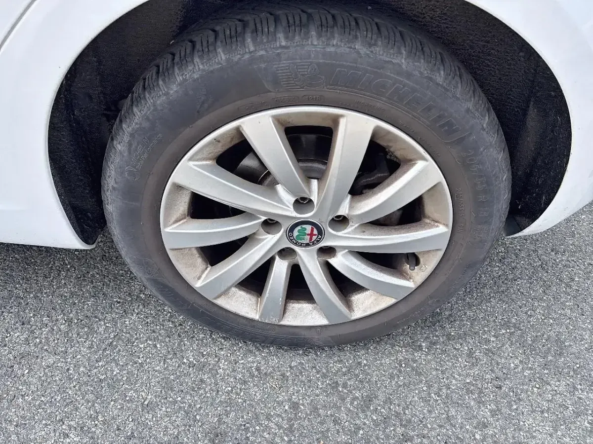 Usata Alfa Romeo Giulietta 120 CV (88 kW) 2018 Bianco Utilitaria