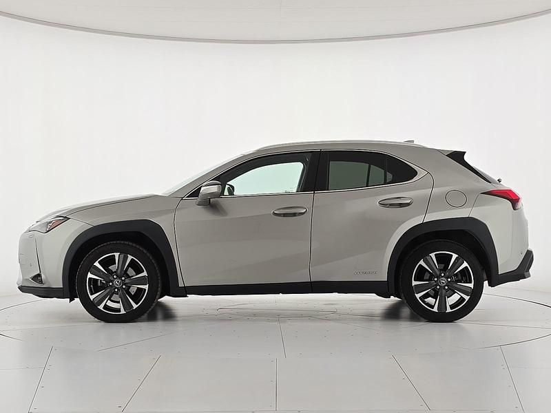 Usata Lexus UX 250h Luxury Line 184 CV (135 kW) 2022 Other SUV