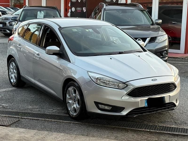 Argento Usata 2015 Ford Focus Titanium Tre volumi | 5500 € (Ottimo prezzo) - Immagine 1/4