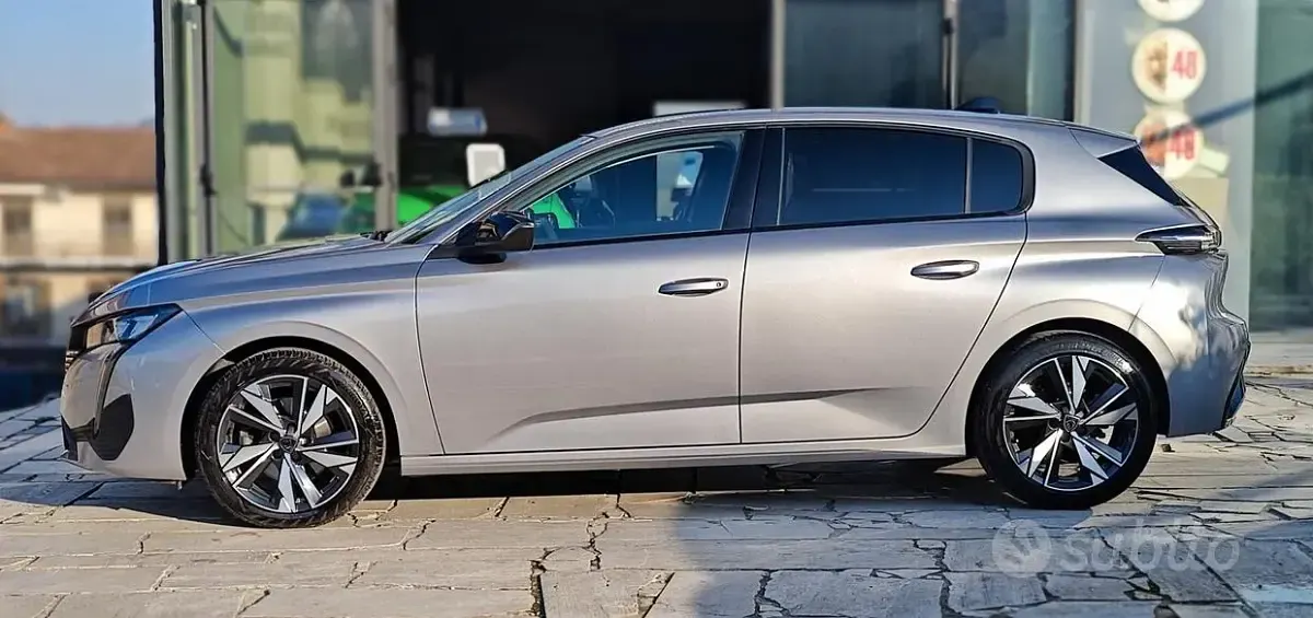 Usata Peugeot 308 Allure 131 CV (96 kW) 2022 Argento Berlina