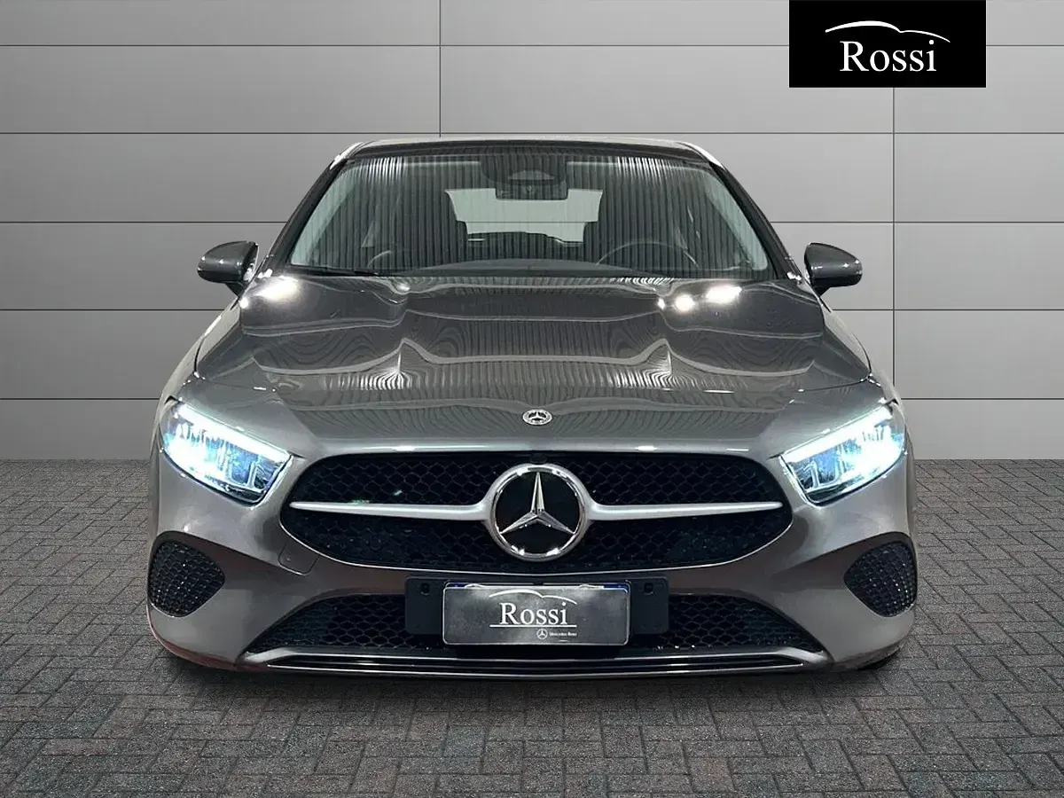 Usata Mercedes A180 Advanced 116 CV (85 kW) 2023 Bianco polare Berlina